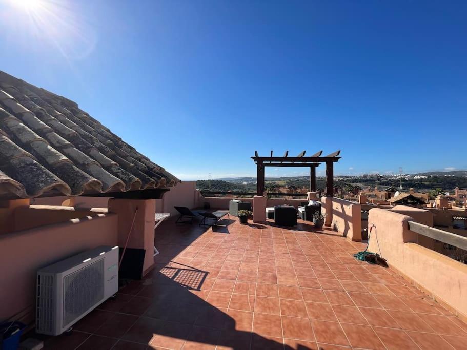 Schoenes Penthouse Mit Meerblick Pura Vida Bahia de Casares Bagian luar foto